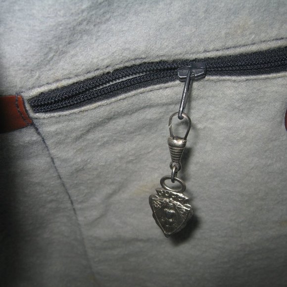 ❤️WOW GUCCI SLIDE STRAP SHOPPER BAG PURSE +Silver Hardware Crest Zipper Pull - Picture 9 of 10